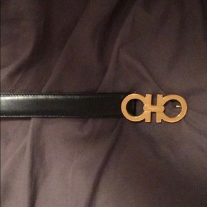 Women’s Ferragamo belt